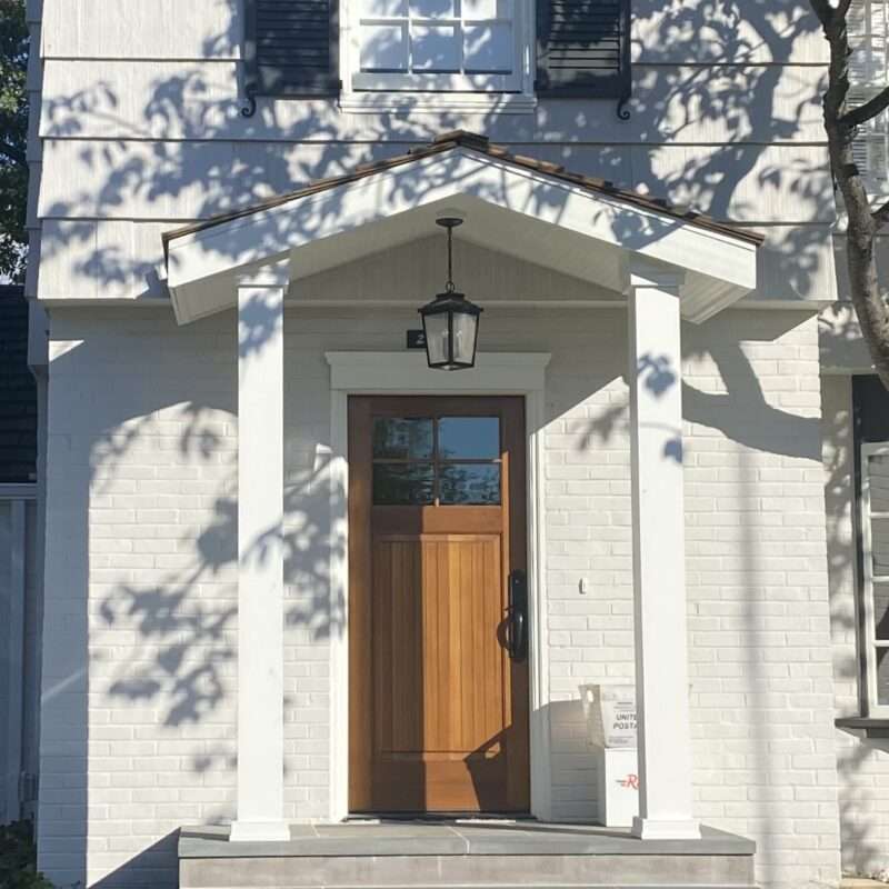 Seattle House Painting, Painter in Seattle, Front entrance of a beautiful modern style home in Magnolia, WA