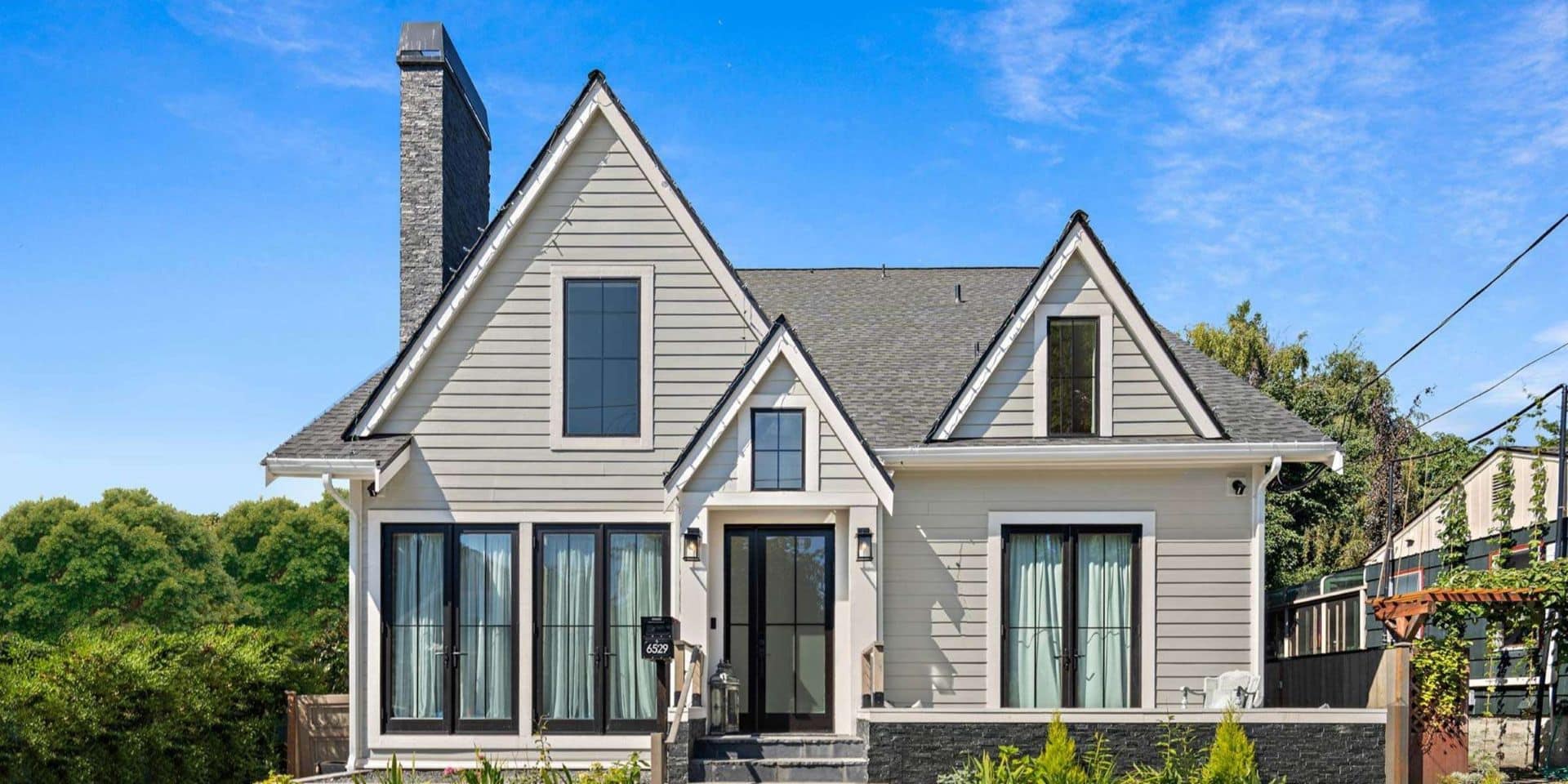 How to choose paint for a house exterior